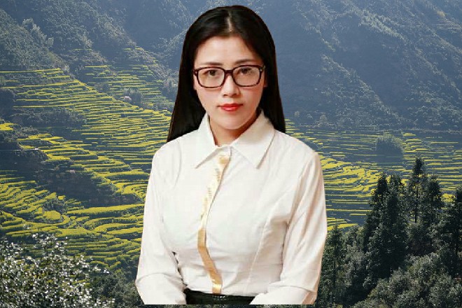 伊轩说着，拉着那悍匪的脑袋，往自己膝盖上狠狠一撞