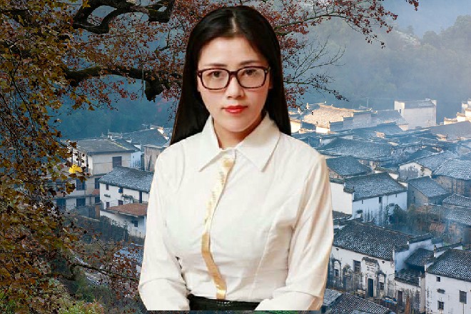 他训斥着自己的三个弟子，那三个弟子老老实实地应道