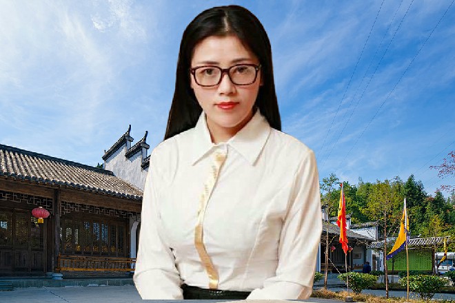 苏曼s吐出一口浊气，明王甲变得赤红，接着身上冒出了白烟