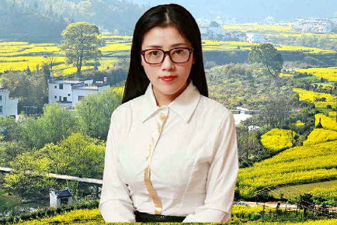 再看小操场里，Abb一个人打六个，依然处于上风