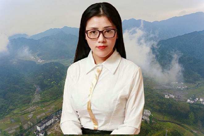 陈佳音在寒风中打了个哆嗦，她出来的匆忙，还没穿外套