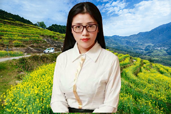 这丫头咋了，今天吃错药了苏曼s像看着外星人一样看着王玥