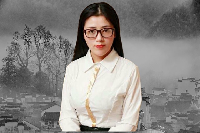 陈佳音咄咄逼人，红色妖姬眼睛一瞪，那你说，你要我怎么赔偿