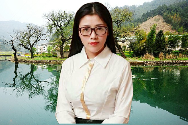 而奇美拉只是伸出右手，用手掌就挡住了影子的攻击