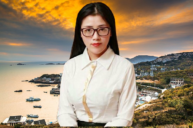 侍女点点头，也不敢多说话，乖乖领着苏曼s往客房的方向走去