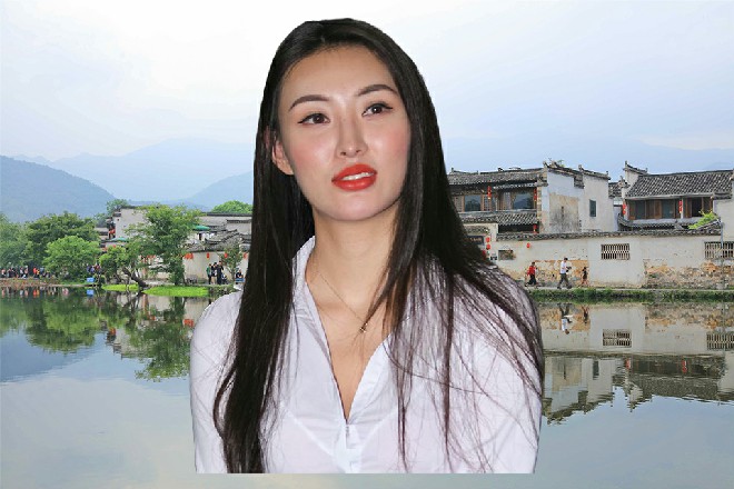金龙的身体被压碎，同时龙智的身体也被压在了下面