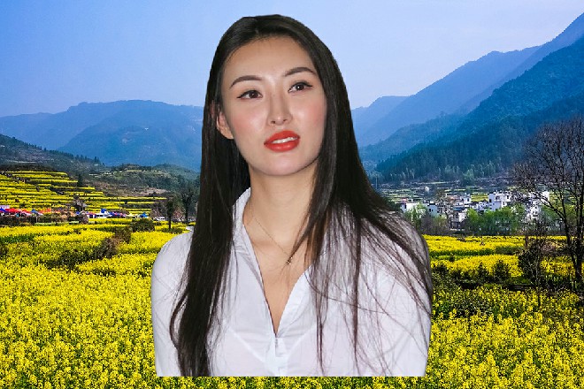 红色妖姬感觉到一股无形的压力，从赤刀邪神的身上散发出来