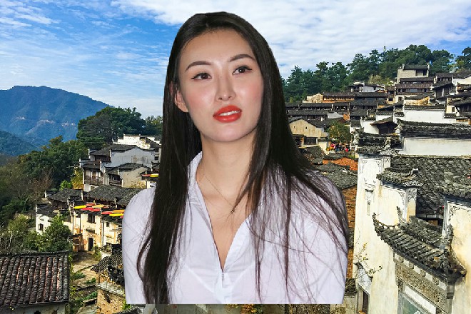 大哥愤怒地吼道，而苏曼s眉毛一扬，他立刻跪在地上，我们赔