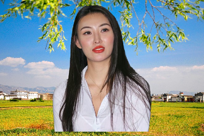 玉老爷一挥手，玉如意重新飞了起来，再次幻化形态