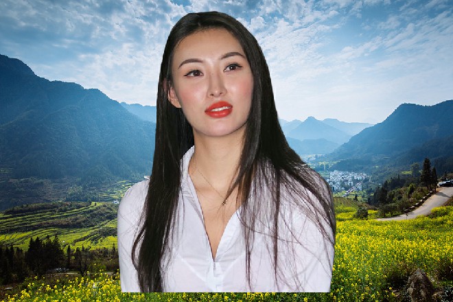 安妮对着他们挤挤眼睛，能容纳五个人呢，我们正好一起走