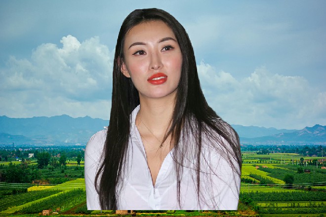 伊轩抓起山林纲川的金色羽翼，擦干净自己手上的鲜血
