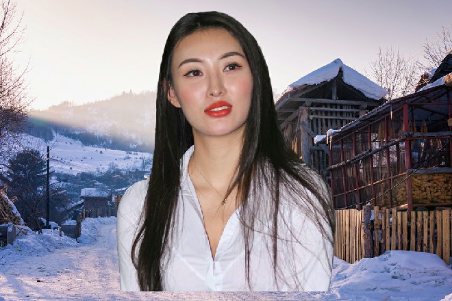 草薙上司目光炯炯地盯着若依，希望你不要被其他人打败