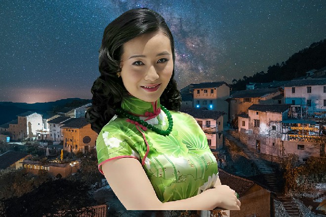 房间里摆放着一张贝壳床，打造的如同龙宫一样奢华