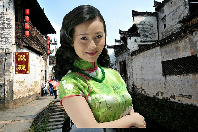 她下了命令，身后二十号人一起拿起砖头，等待着下一个指示