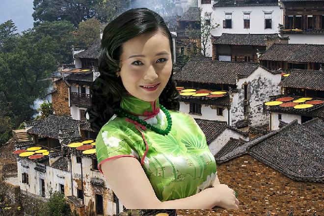 草薙上司站在那里，看着红色妖姬，现在的我，不是你能战胜的