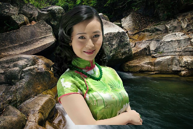 而这时候，王玥忽然一把紧紧抱住了若依，让他动弹不得