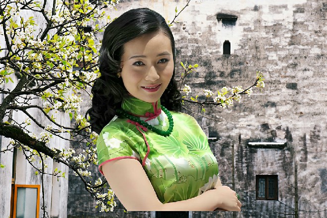 白衣男子呵呵笑道：想留住这条性命的话，就乖乖离开吧