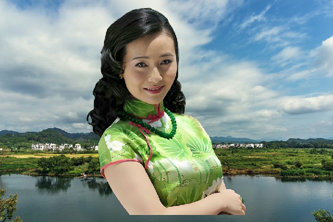 红色妖姬竖起大拇指，往身后一指，这个女人的灵魂，在哪里
