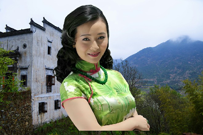 帽衫男突然跳起来，双腿夹在了苏曼s的脖子上，准备把他绞倒