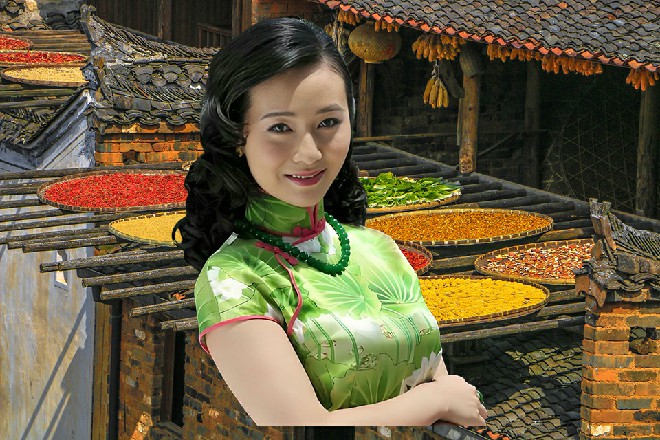李欣数落了一下自己的闺蜜，然后有些奇怪地看了苏曼s一眼