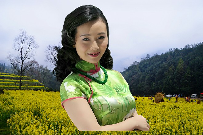 若依突然往前一步，井然感受到了威胁，下意识地想退后