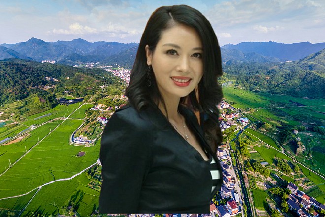 这王导顿时摔在地上，摔了个屁股开花，痛的他惨叫起来