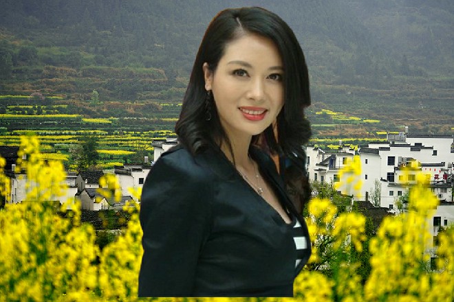 龙娇娇根本不理睬这个女人，她继续向着自己的办公室走去