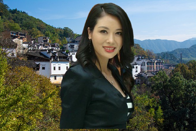 助理一屁股坐在地上，再也站不起来了，双腿软的厉害