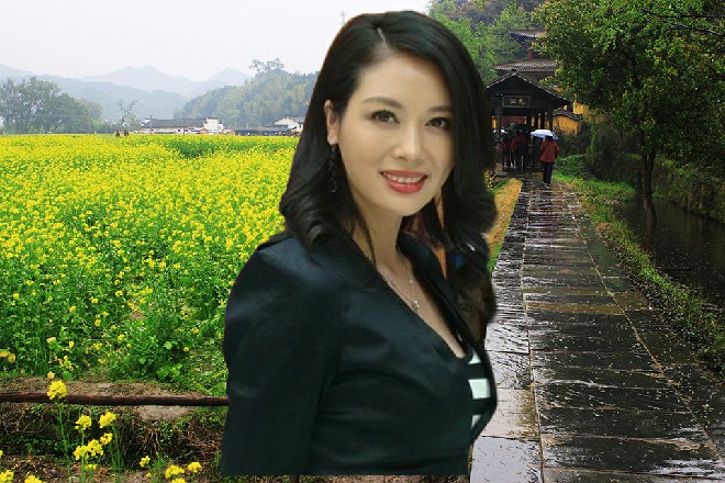 荷娜毫不犹豫，直接一扭头就向着指挥室的方向走去