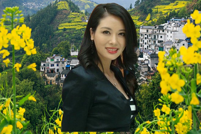 台下的观众情绪直接被点燃了，所有人都挥舞着手中的荧光棒