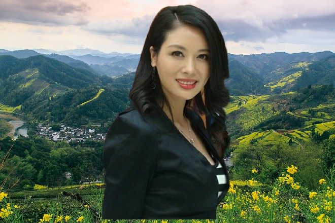 天道身体轻轻站了起来，站在那天台上，衣摆随着风舞动