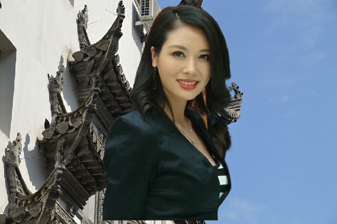 等伊轩出了巷子一看，发现安妮早就不知道跑去哪里了