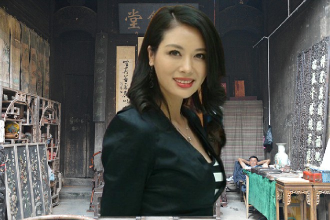 艾伦抬起头来，望着远处的堡垒，漂亮的眉黛跟着皱了起来