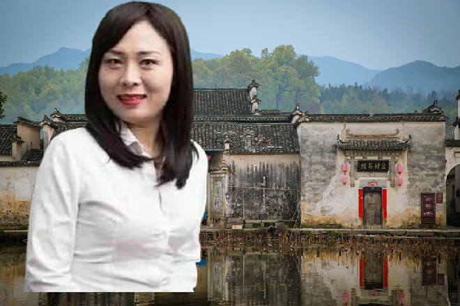 放心，自然不会饿着你，每天会有专人从小窗户里给你送饭