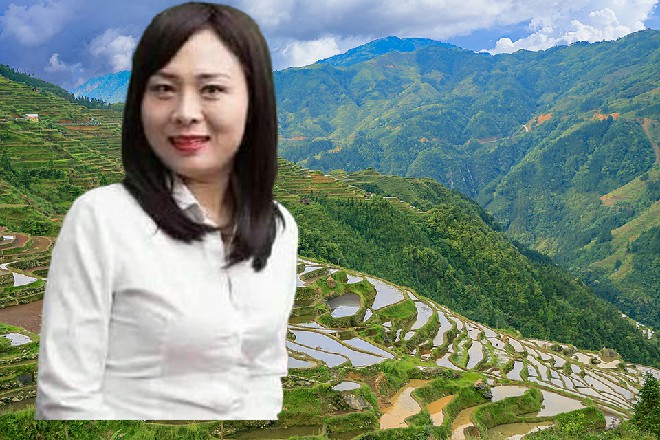 伊轩看到墙上的挂钟，刚早上4点钟，外面还是蒙蒙亮
