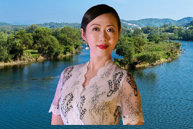 苗小萌滑行了十多分钟，最后在一栋建筑物面前停了下来