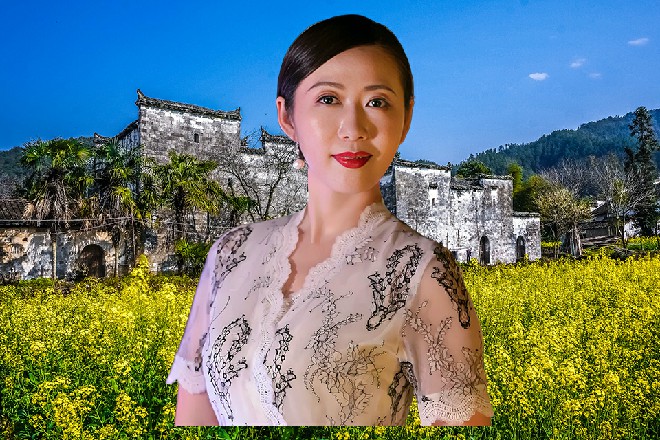 红色妖姬冷笑道：可我偏偏不想按照你说的做，怎么样，你咬我