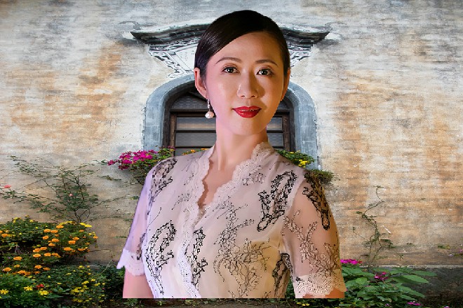 刀斧手说着，弹出手里的斧子，我们才是天生的战士