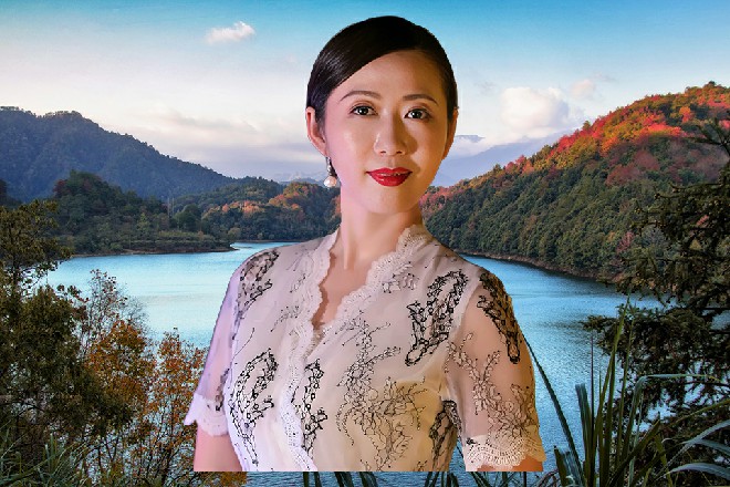美女杀手捂着自己的额头，既然如此，那只能硬上了