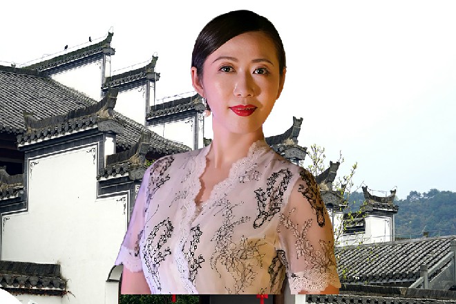 估计是她就在附近巡逻，听到了这边的动静，直接跑过来了