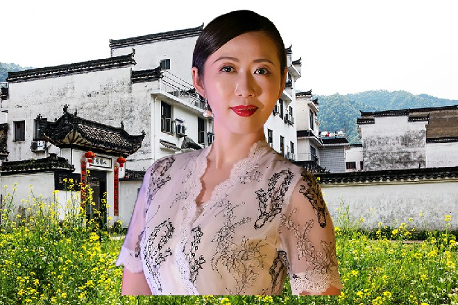 技师妹纸在自己耳边轻柔地说了一声，然后就走了出去