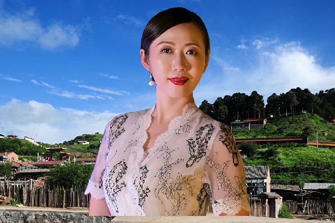 这一声咆哮，立刻让二人安静了下去，齐刷刷地看着红色妖姬