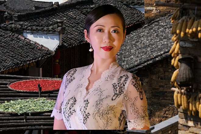 大A惨叫起来，滚倒在地上，听声音，明显是骨折了