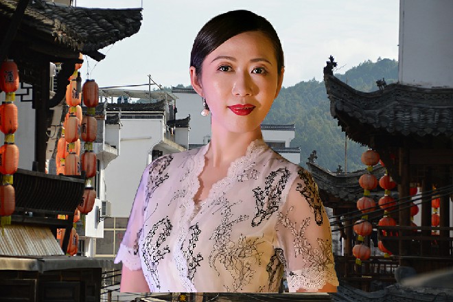 诺曦S把摩托车给开了回来，停在楼下，上楼准备睡觉