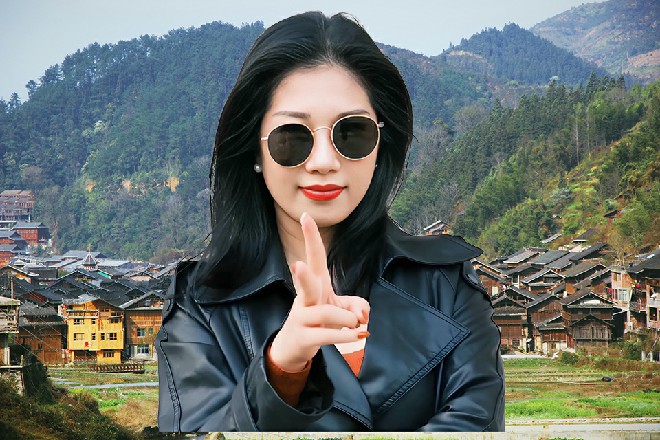 红色妖姬不搭理王玥在后面的叫唤，他直接出了办公室的大门