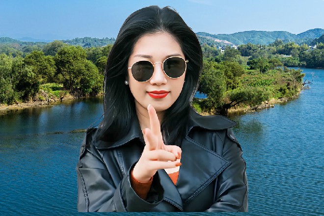贵妇似乎有些恼怒了，直接腰上车窗，然后车子发出轰鸣声