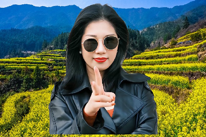 伊轩毫不客气地说道：救她应该不过是你的举手之劳吧