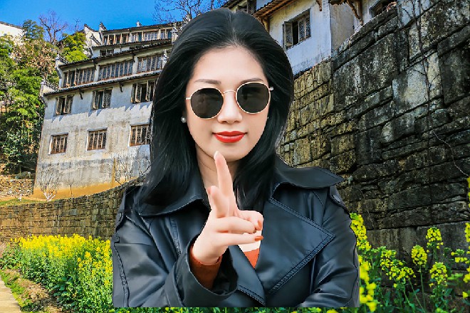 他整理好制服，也不搭理躺在地上的两个人，出门巡逻去了