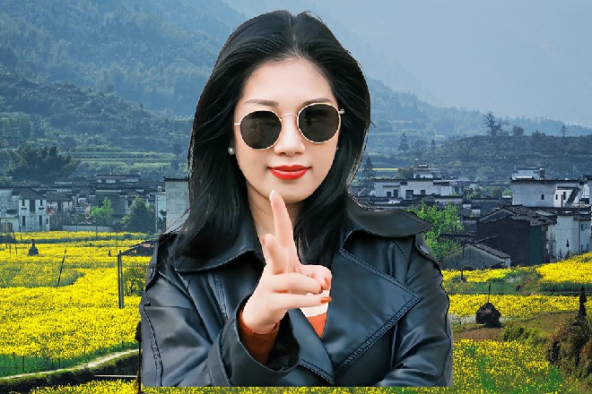 艾伦倒退了几步，身子撞在墙上，直接把墙壁压出了裂痕来