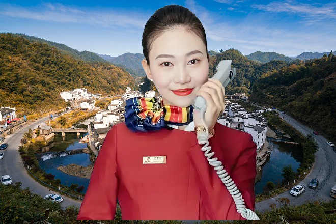 地面离开，一个直径十米的凹坑出现在那女子赤着的脚丫下
